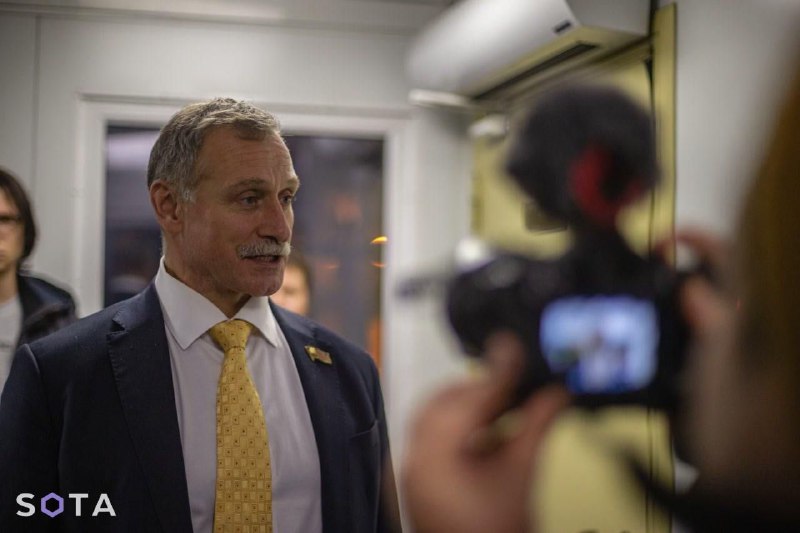 Тимонов, Вишневский и Шлосберг оспорили в Конституционном суде закон об «иноагентах»