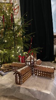 В Петербурге создали пряничный макет тюрьмы Кресты