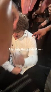 Актер из «Очень странных дел» оторвался в клубе