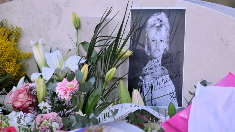 Во Франции похоронили Брижит Бардо