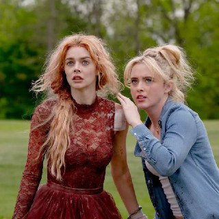 Кэтрин Ньютон и Самара Уивинг в фильме «Я иду искать 2»