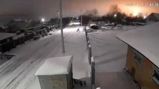 Взрывы в Львовской области и необычное свечение в небе