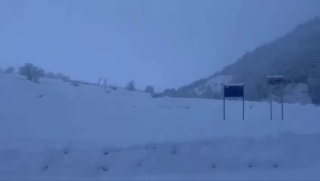 Автомагистраль между Россией и Южной Осетией закрыта из-за снегопада