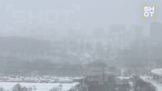 МКАД замело снегом: многокилометровая пробка