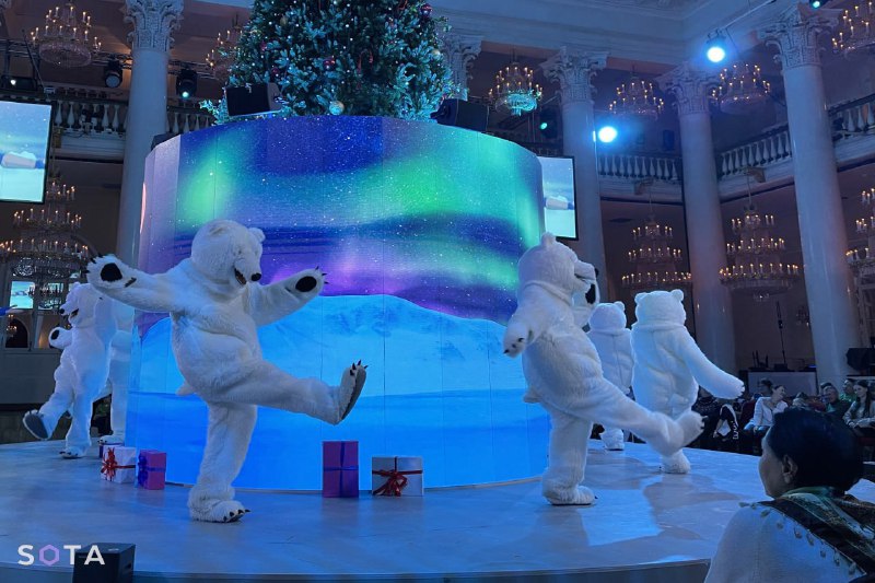 На новогодней елке в Москве призвали возродить СССР и подчеркнули «русскость» Деда Мороза