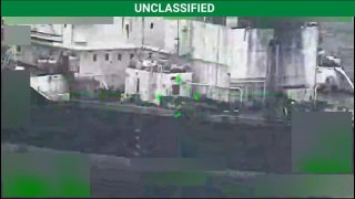 Танкер "Marinera" сменил флаг и название, напомнив образ "оружейного барона"