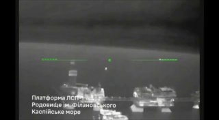 Поражение буровых установок Лукойл в Каспийском море: украинские источники распространили видео