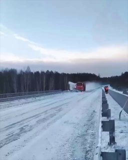 В Иркутской области коммунальщики показали, как быстро убирают снег